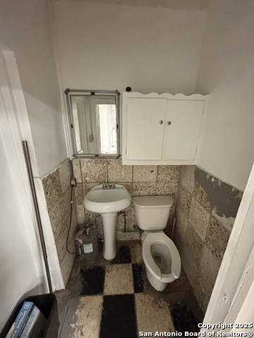 22745 State Highway 16 S Property Photo 19