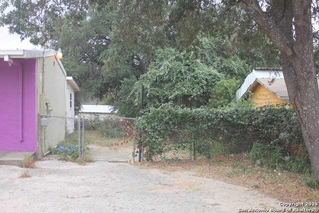 22745 State Highway 16 S Property Photo 41