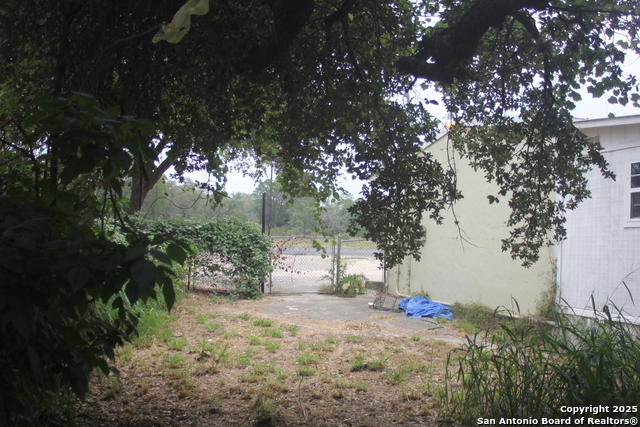 22745 State Highway 16 S Property Photo 43