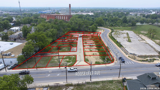 28 LOTS Roosevelt Ave