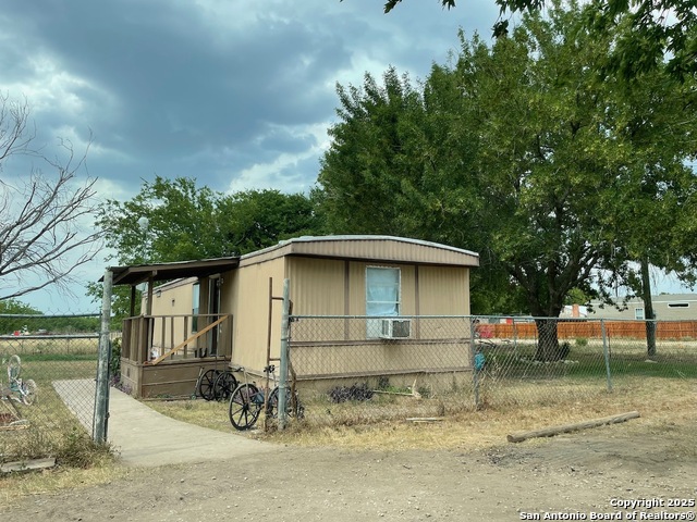 17189 Benton City Rd Property Photo 2