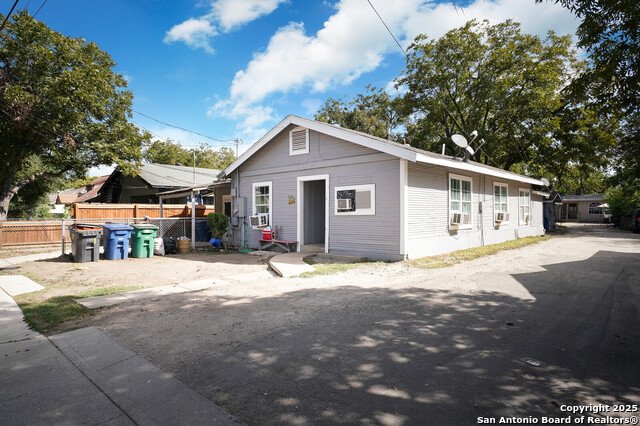 148 Gifford St Property Photo 1