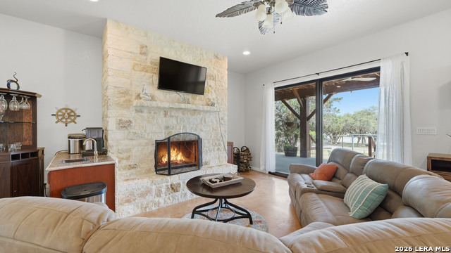628 Country Property Photo 5