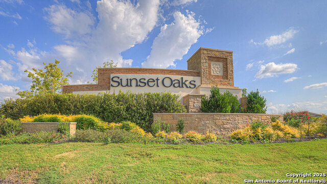 119 Surrey Oaks Property Photo 15