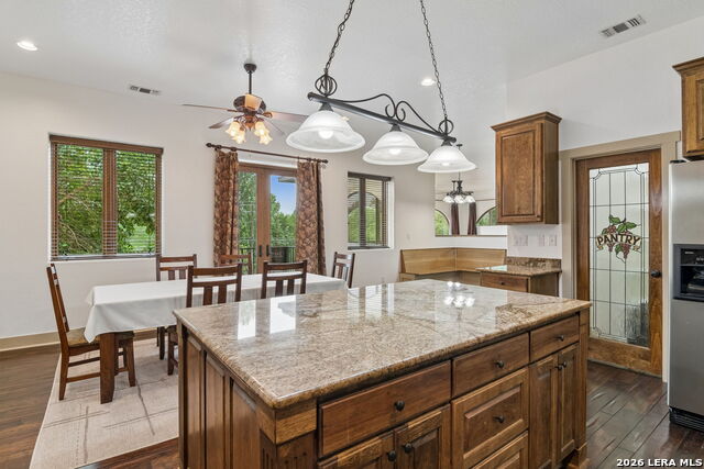 412 River Rd Property Photo 10
