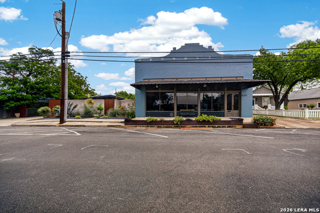 612 High Property Photo 2