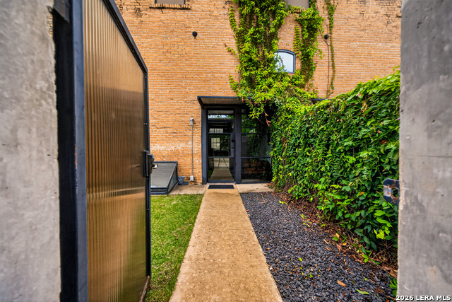 612 High Property Photo 3