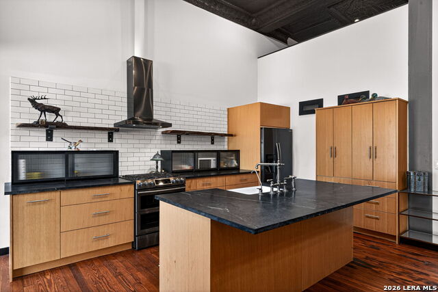 612 High Property Photo 9
