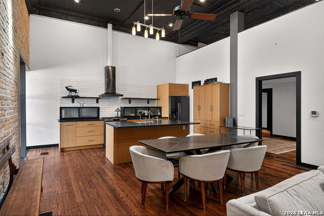 612 High Property Photo 11