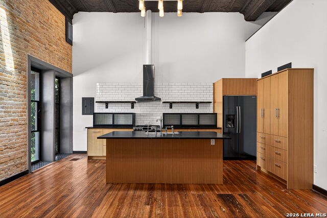 612 High Property Photo 33