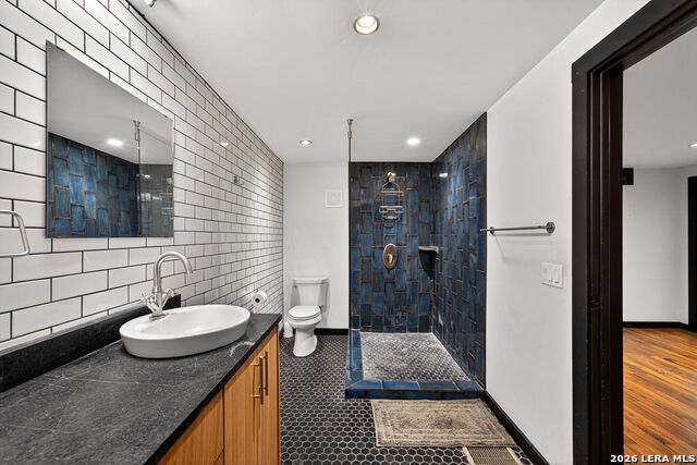 612 High Property Photo 41