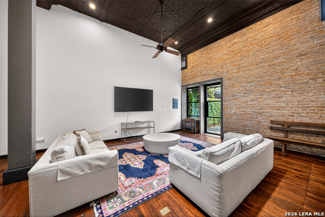 612 High Property Photo 56