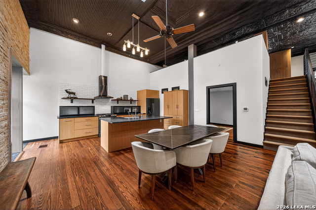 612 High Property Photo 59