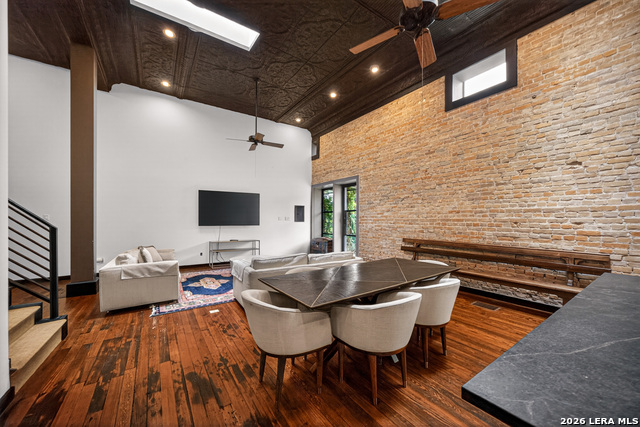 612 High Property Photo 61