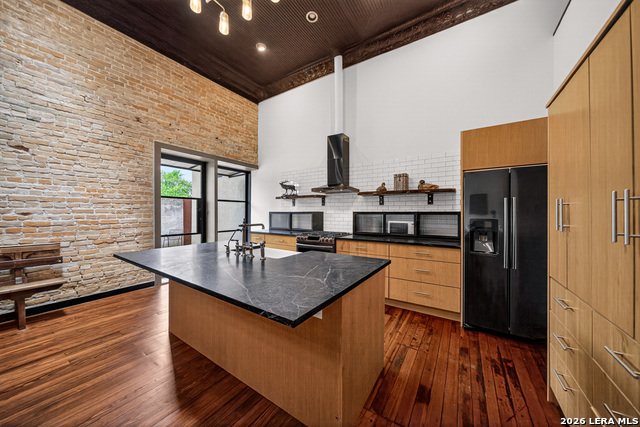 612 High Property Photo 62