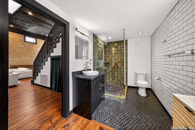 612 High Property Photo 73