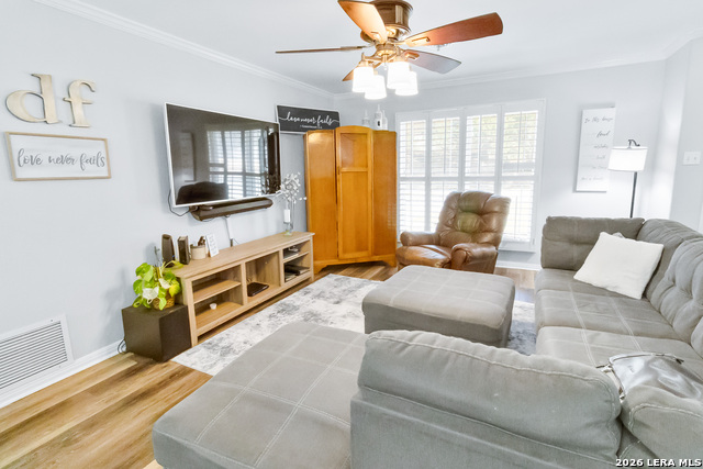 1603 N Las Palmas Property Photo 6