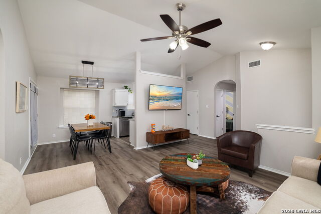 9011 Arch Brg Property Photo 4
