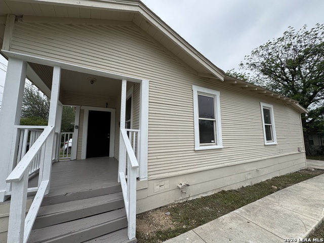 420 Clark Ave Property Photo 3