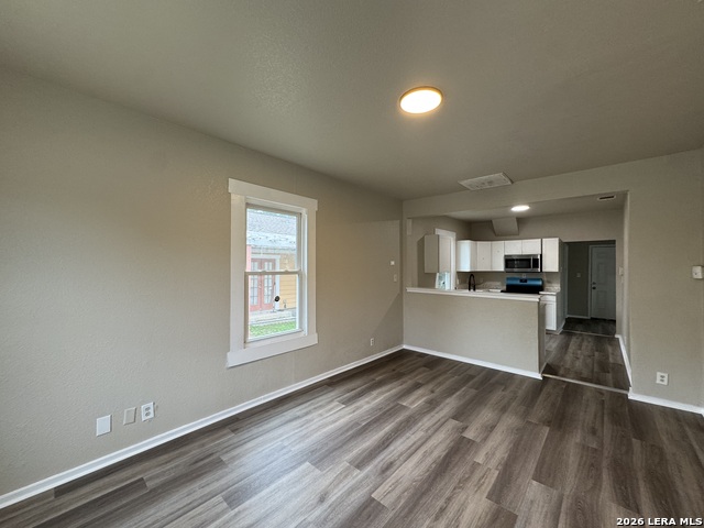 420 Clark Ave Property Photo 17