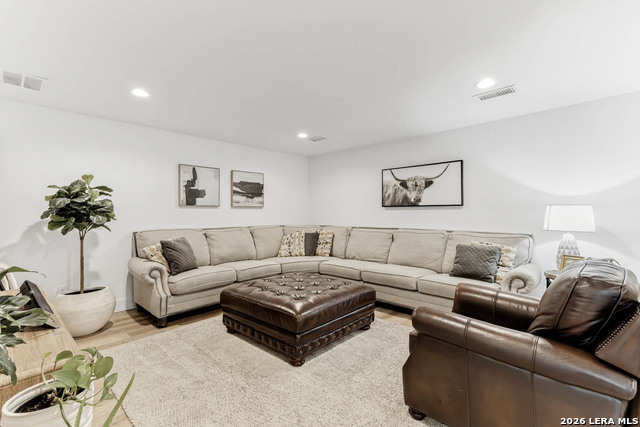 120 W Hosack St Property Photo 17