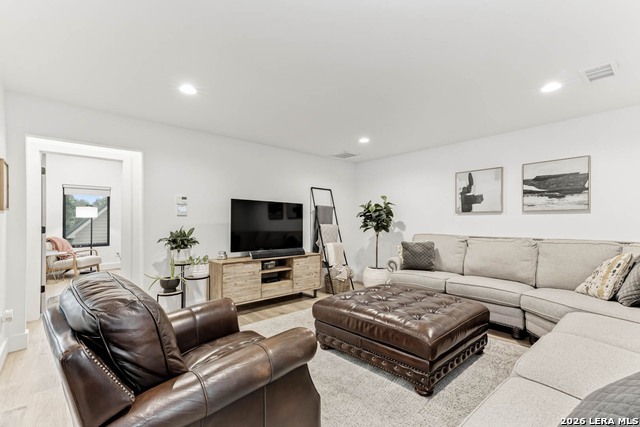 120 W Hosack St Property Photo 18