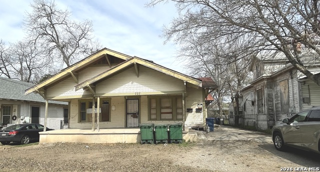 737 Porter St Property Photo 1