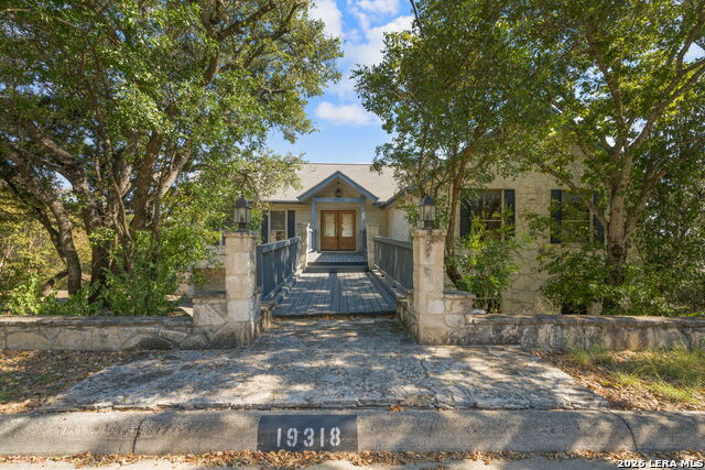 19318 Strauss Property Photo 1
