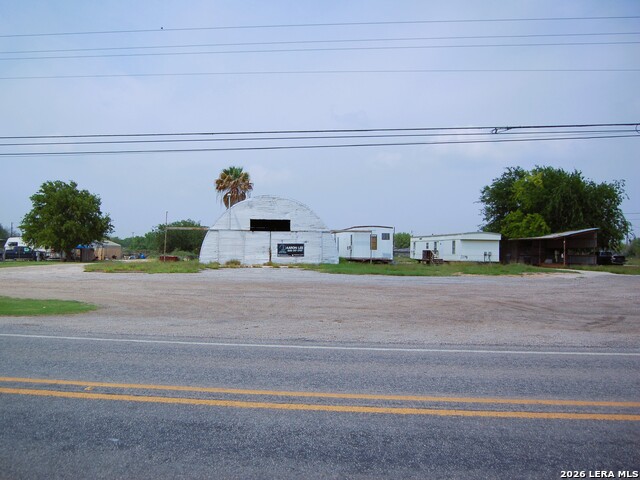 2098 E Fm 140 Property Photo 9