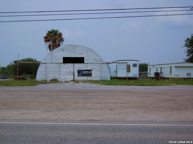 2098 E Fm 140 Property Photo 10