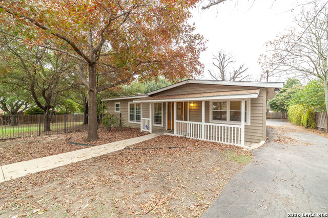 4750 View Dr Property Photo 5