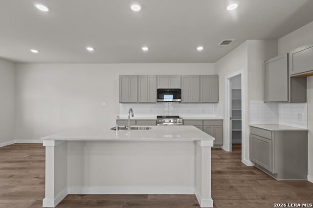 12419 Spike Heights Property Photo 9