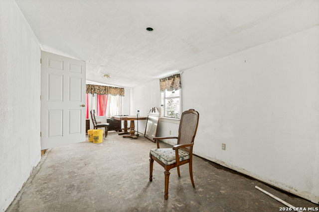 215 W Academy St Property Photo 10
