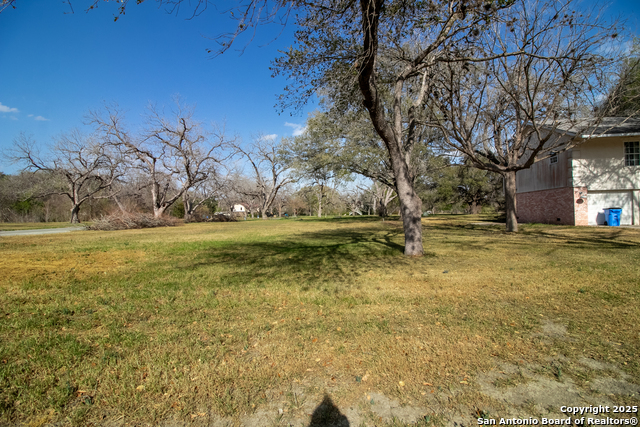 5 E Hampton Dr Property Photo 5