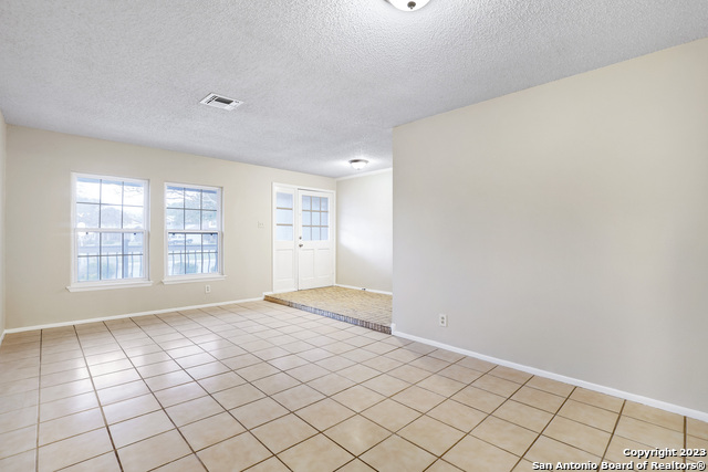 8138 Raritan St Property Photo 3