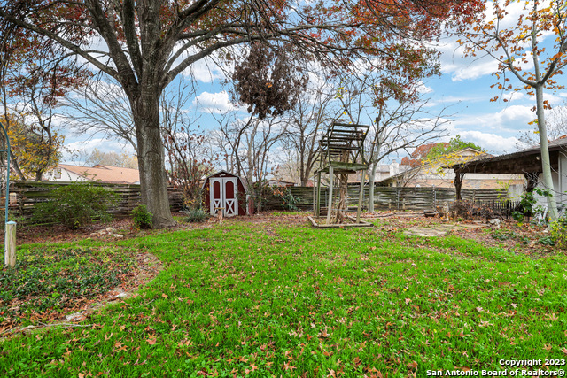 8138 Raritan St Property Photo 24