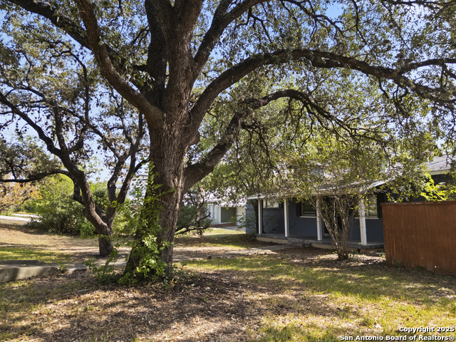 1100 Garraty Rd Property Photo 6