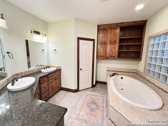 2264 Granada Hls Property Photo 18