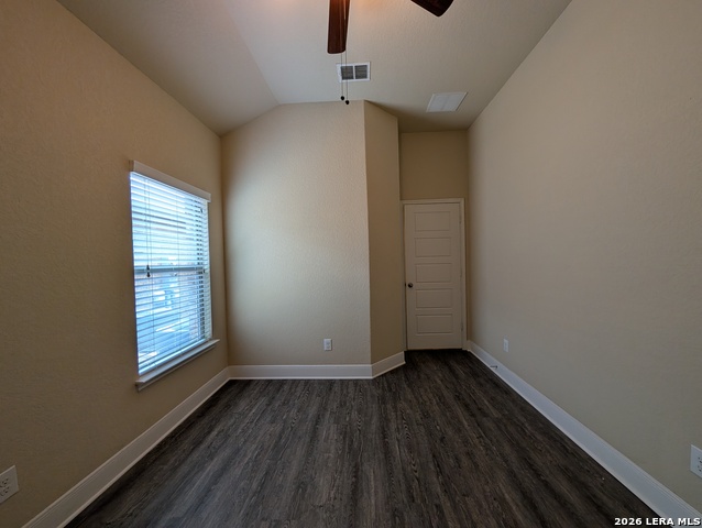 1227 Old Fm 306 Property Photo 14