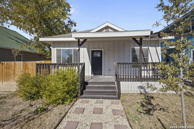 131 Chicago Property Photo 2
