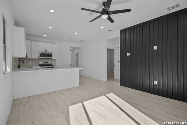 131 Chicago Property Photo 7