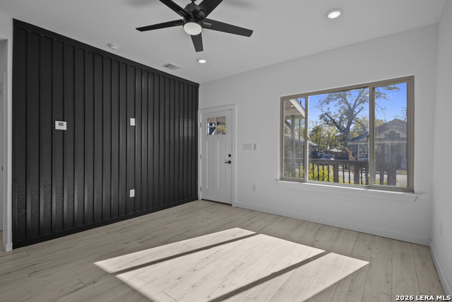 131 Chicago Property Photo 8