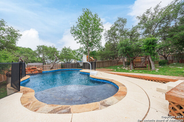 410 Cadence Hl Property Photo 28