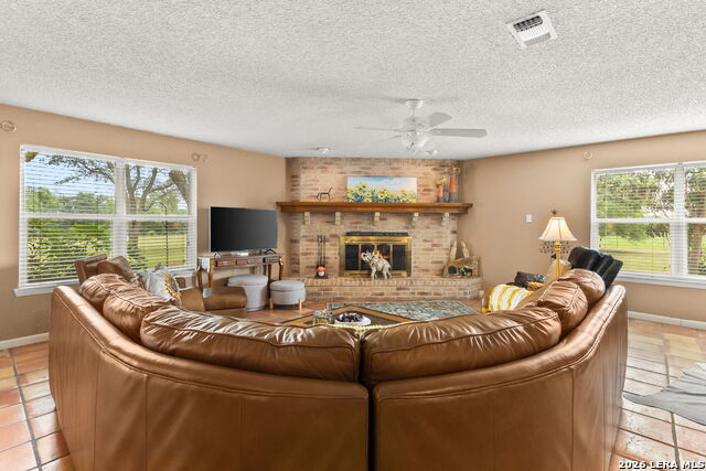 350 Ullrich Property Photo 6