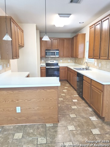 21735 Thunder Basin Property Photo 5
