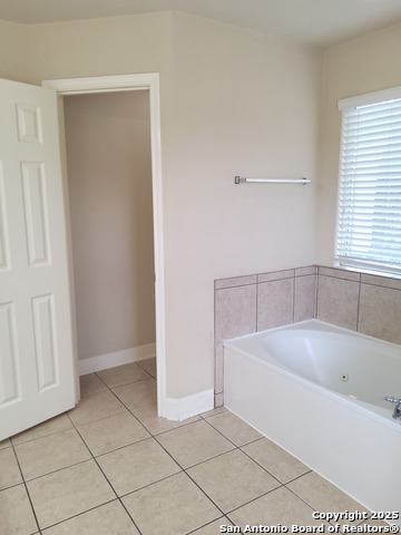 21735 Thunder Basin Property Photo 9