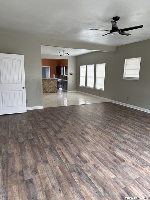 1314 W Woodlawn Ave Property Photo 5