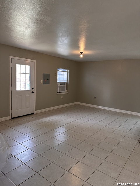 1314 W Woodlawn Ave Property Photo 44
