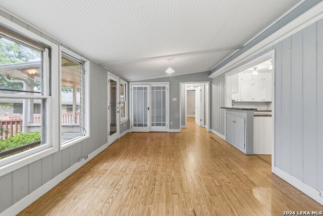 261 E Oakview Pl Property Photo 9