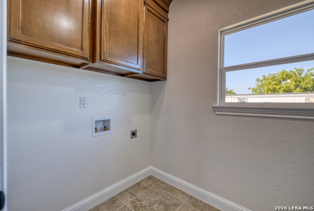 39 Victoriano Ave Property Photo 14